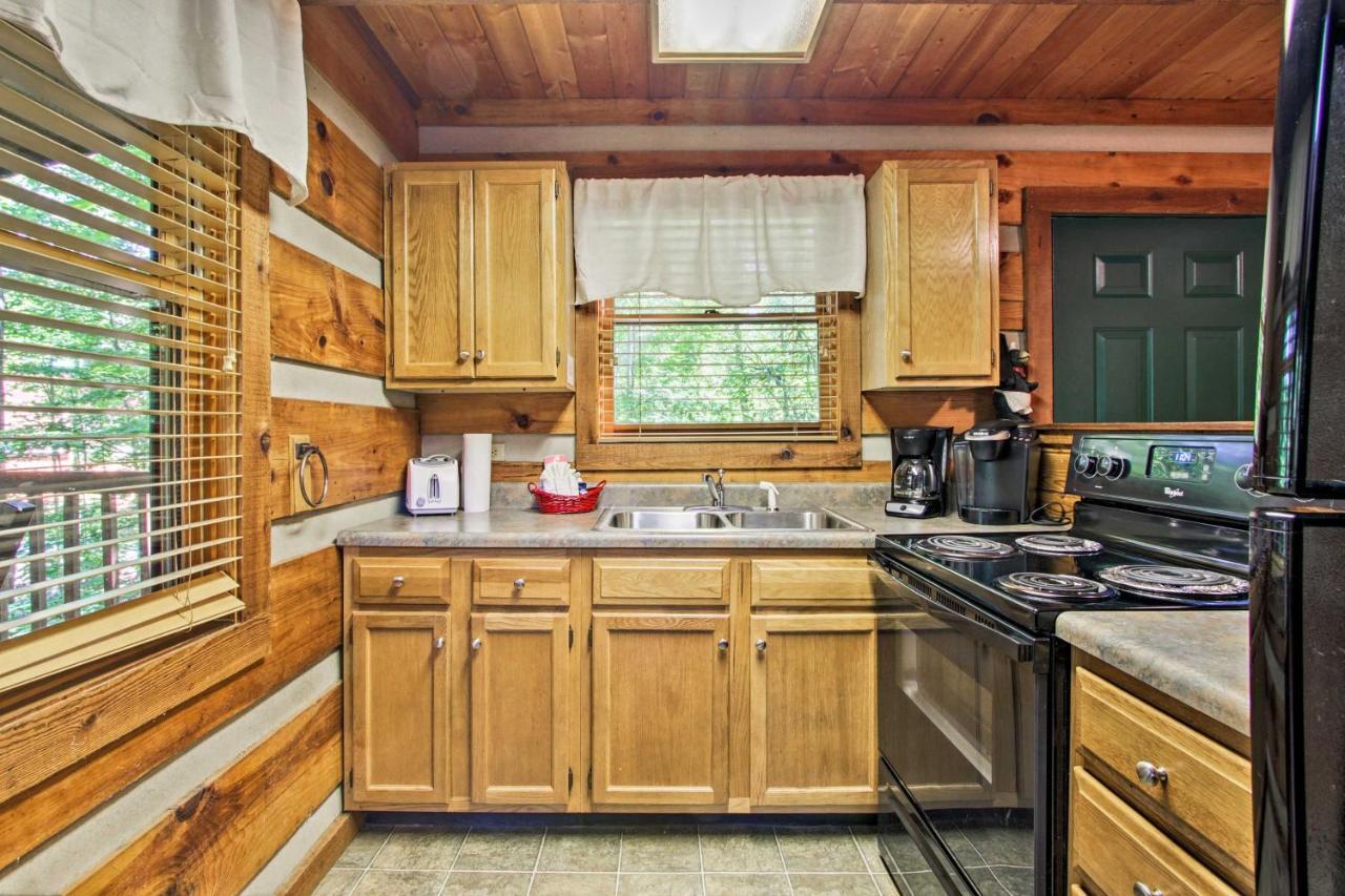 Secluded Forest Cabin, 4 Mi To Downtown Gatlinburg Vila Exterior foto