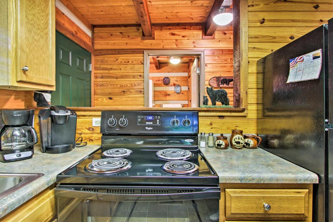 Secluded Forest Cabin, 4 Mi To Downtown Gatlinburg Vila Exterior foto